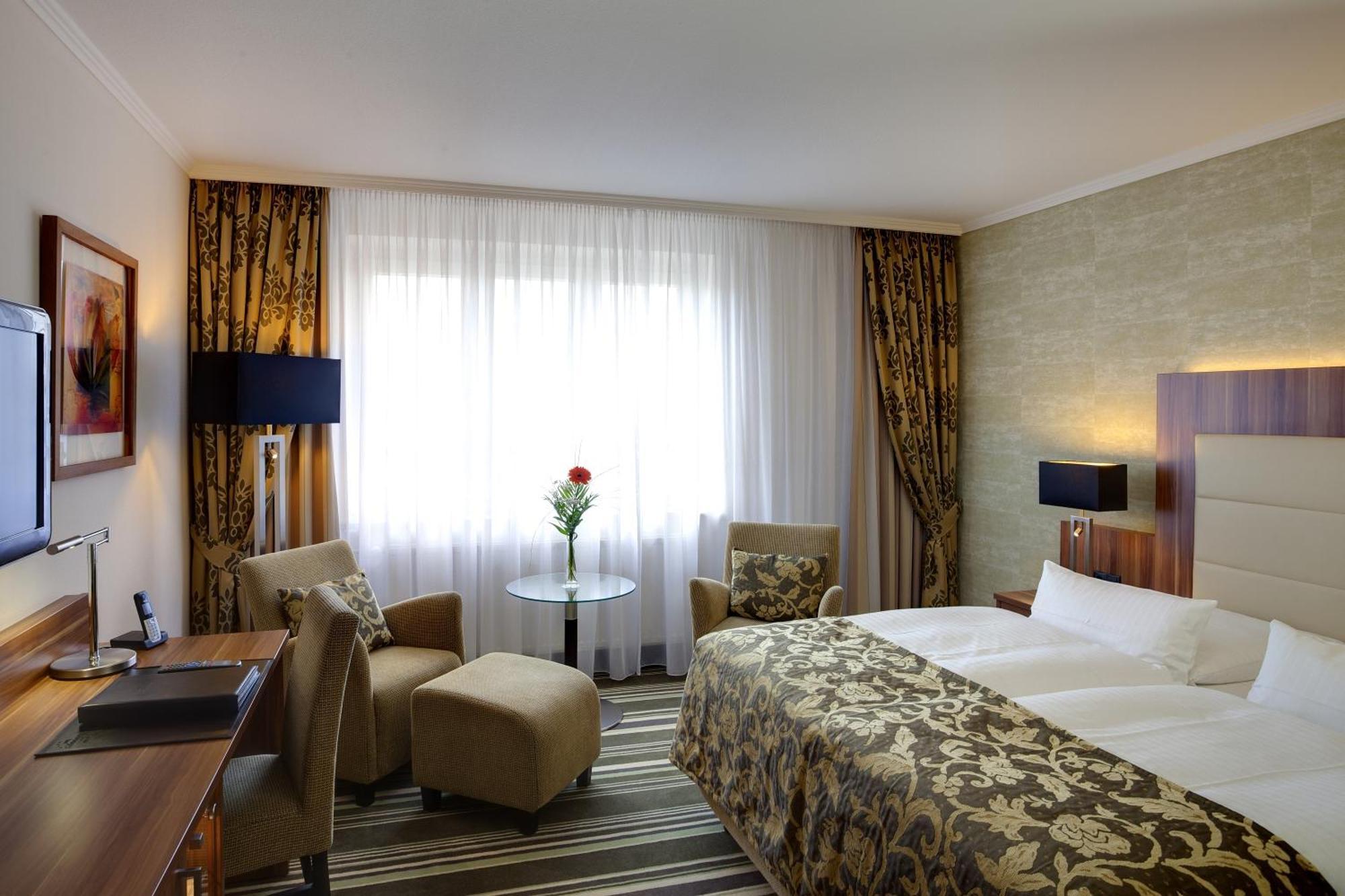 Premium Double Room Double Bed,665653890:JPEG