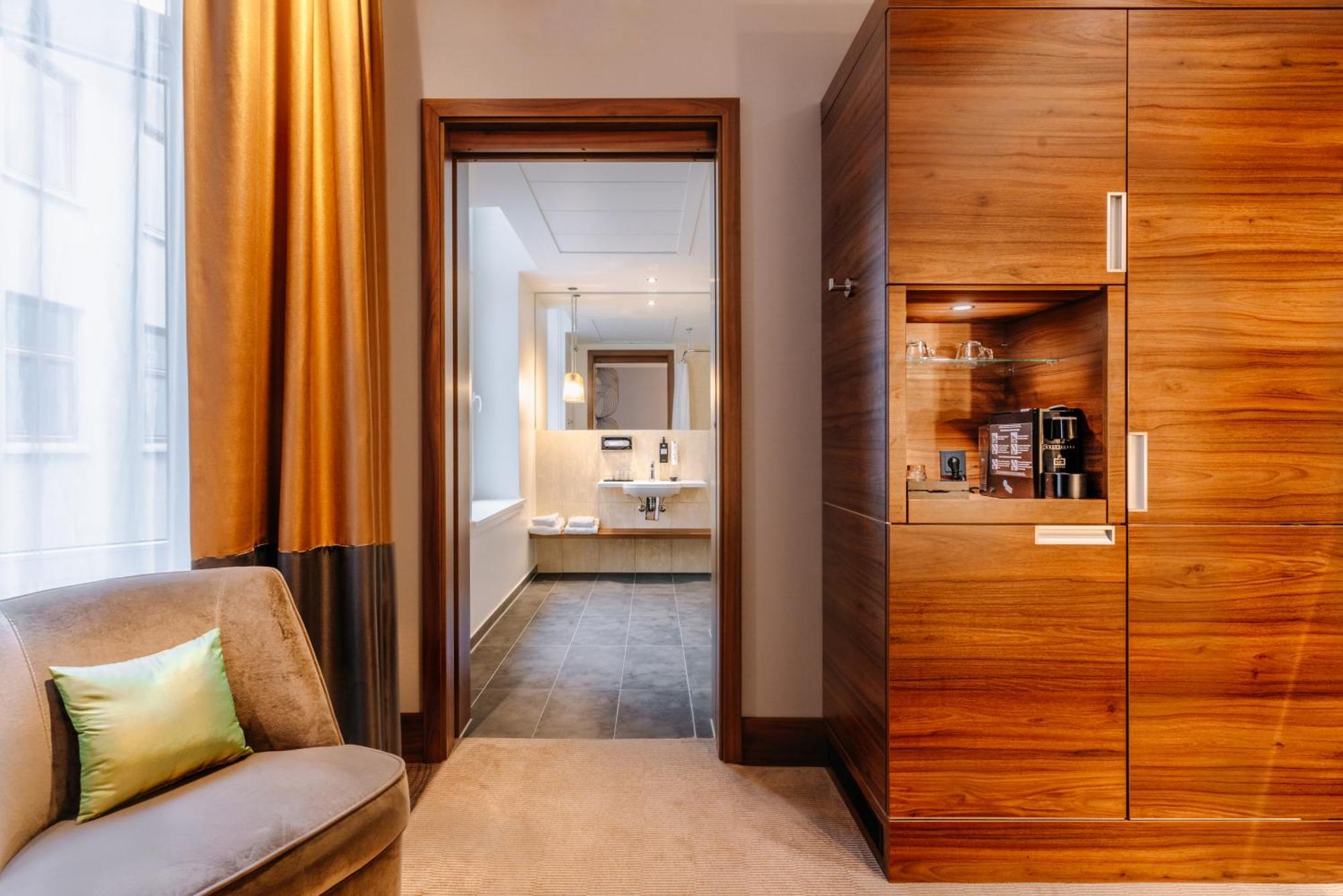 King Accessible Room
