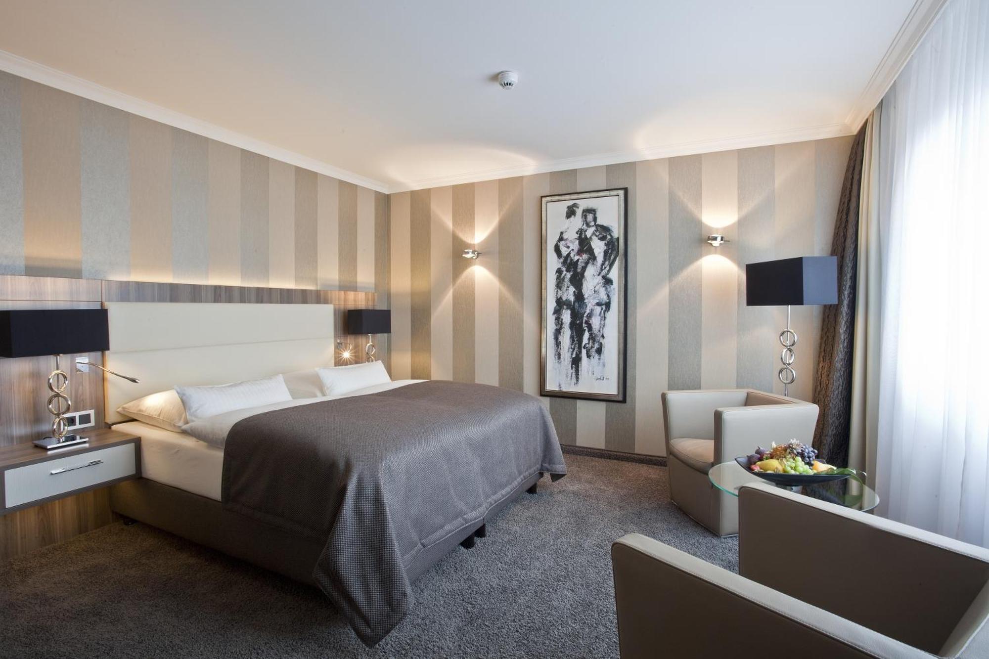 Premium Plus Double Room 1 Double Bed,1278447247:JPEG