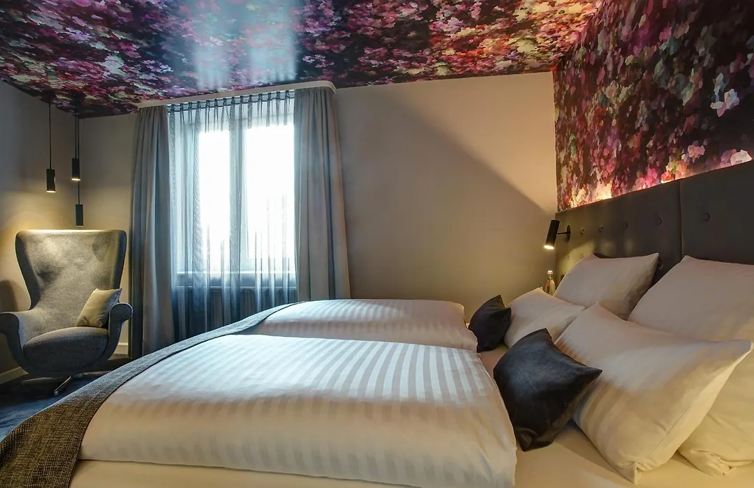 Vienna House Easy by Wyndham Hamburg Hauptbahnhof-1